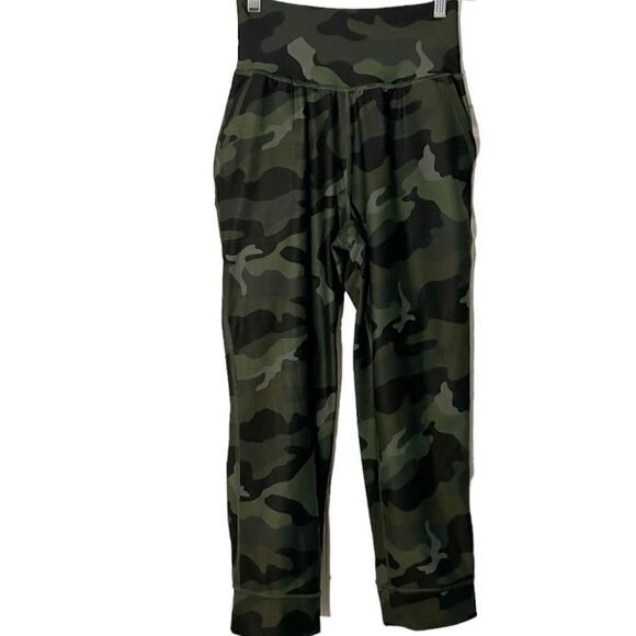 Old Navy Green Camouflage Powersoft High Rise Joggers Size Small - Picture 1 of 7
